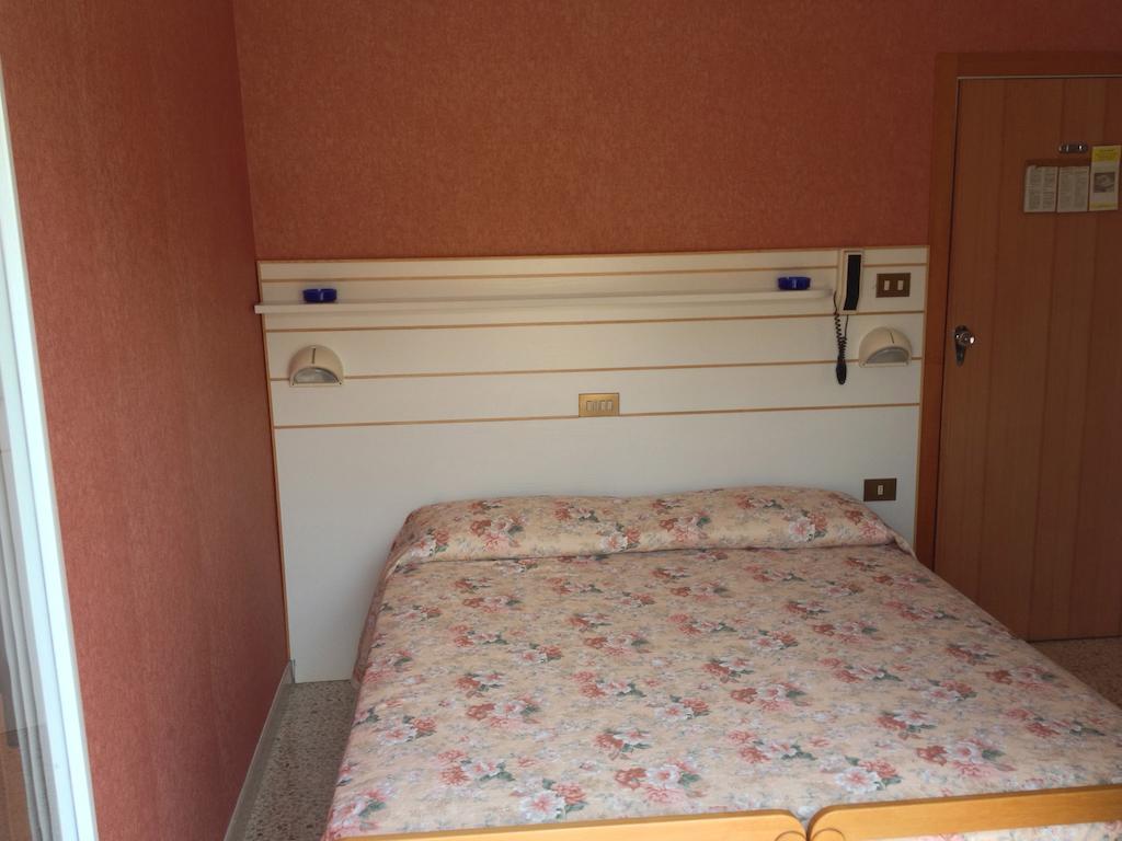 Hotel Emma Nord Rimini Room photo